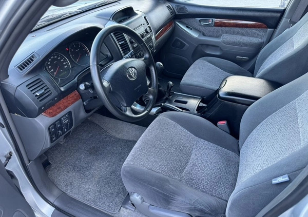 Toyota Land Cruiser cena 76500 przebieg: 332121, rok produkcji 2004 z Starachowice małe 631